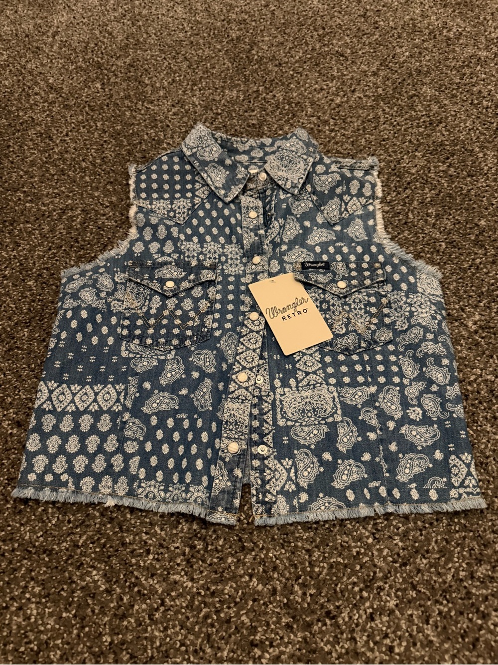 Wrangler Denim Bandana Print Sleeveless Shirt - Blue & White